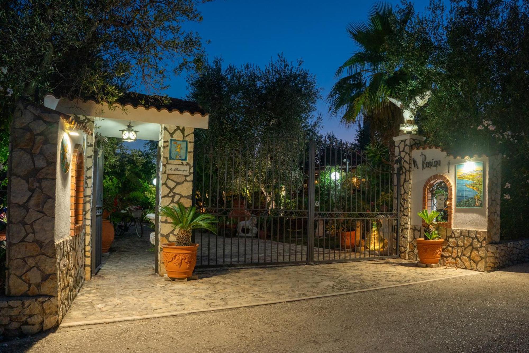 Villa Macchione Mattinata Luaran gambar